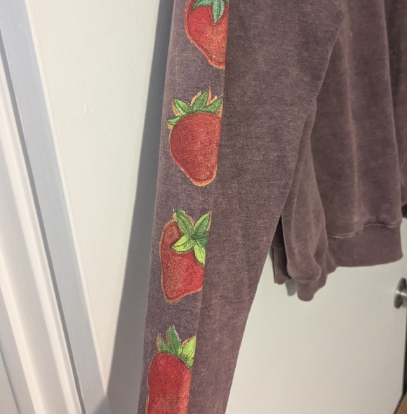 🍓 Purple Strawberry Shortcake Life Is Sweet Hoodie XL 🍓 - Picture 6 of 6